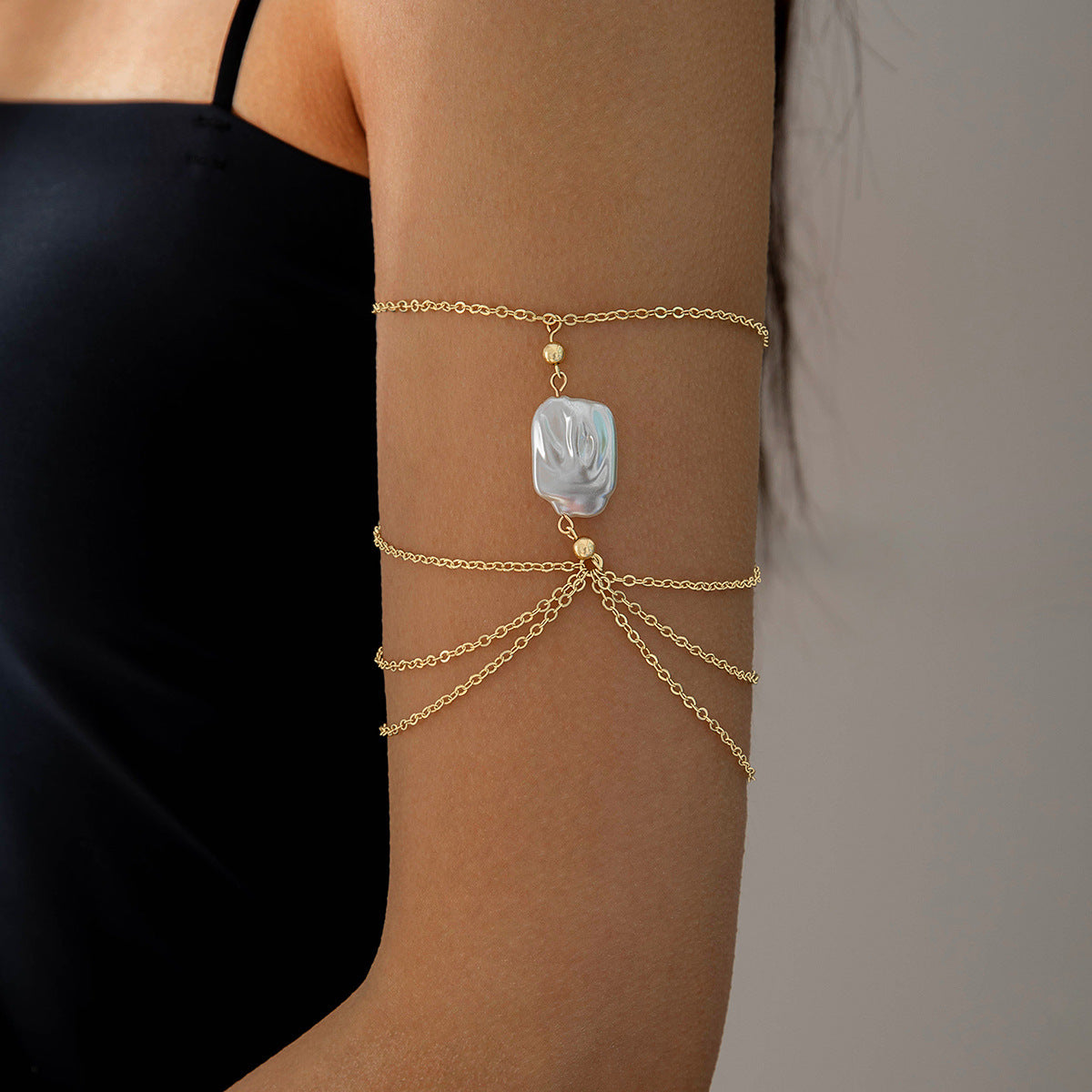 Wholesale Elegant Butterfly Tassel Open Arm Chain Chain Bracelet